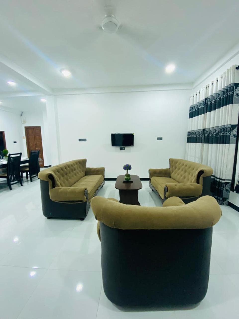 Lalitha Holiday Inn 자프나 외부 사진